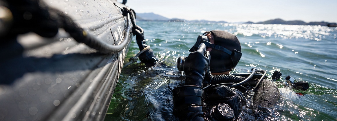 U.S., Republic of Korea, Australian Forces Conduct Joint Dive and Salvage Exercise in Jinhae